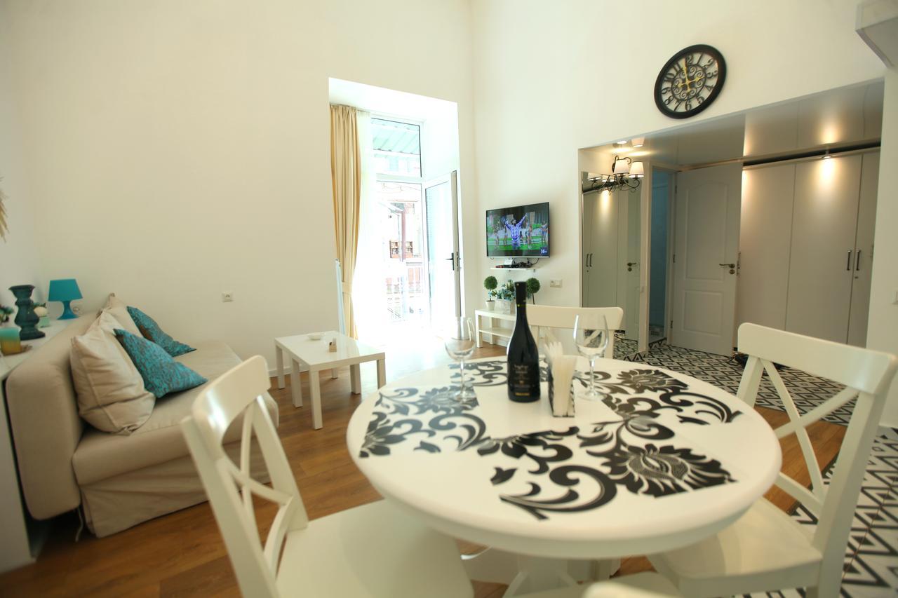Diplomat Apartment Tbilisi Esterno foto