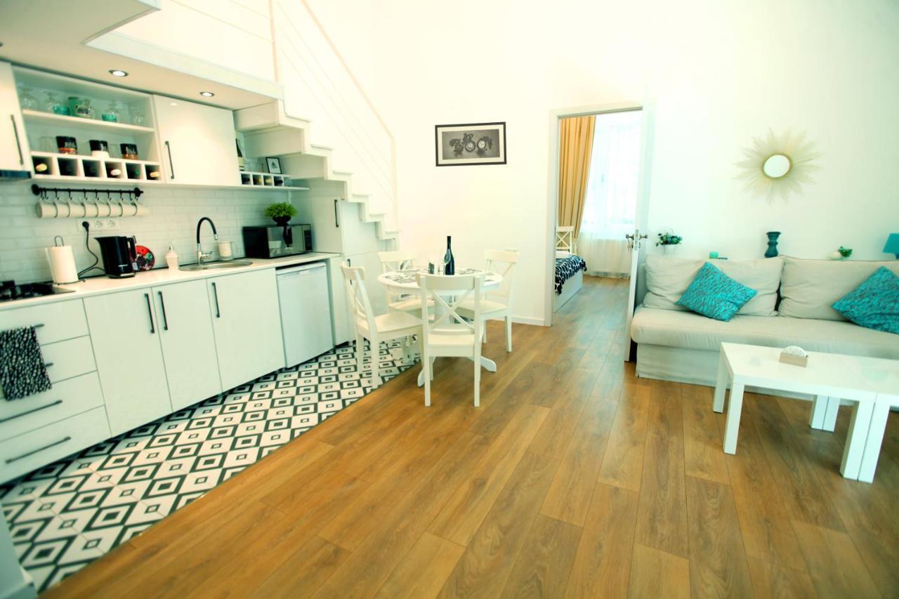 Diplomat Apartment Tbilisi Esterno foto